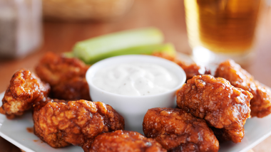 2024 live racing logo with jockeys and horses